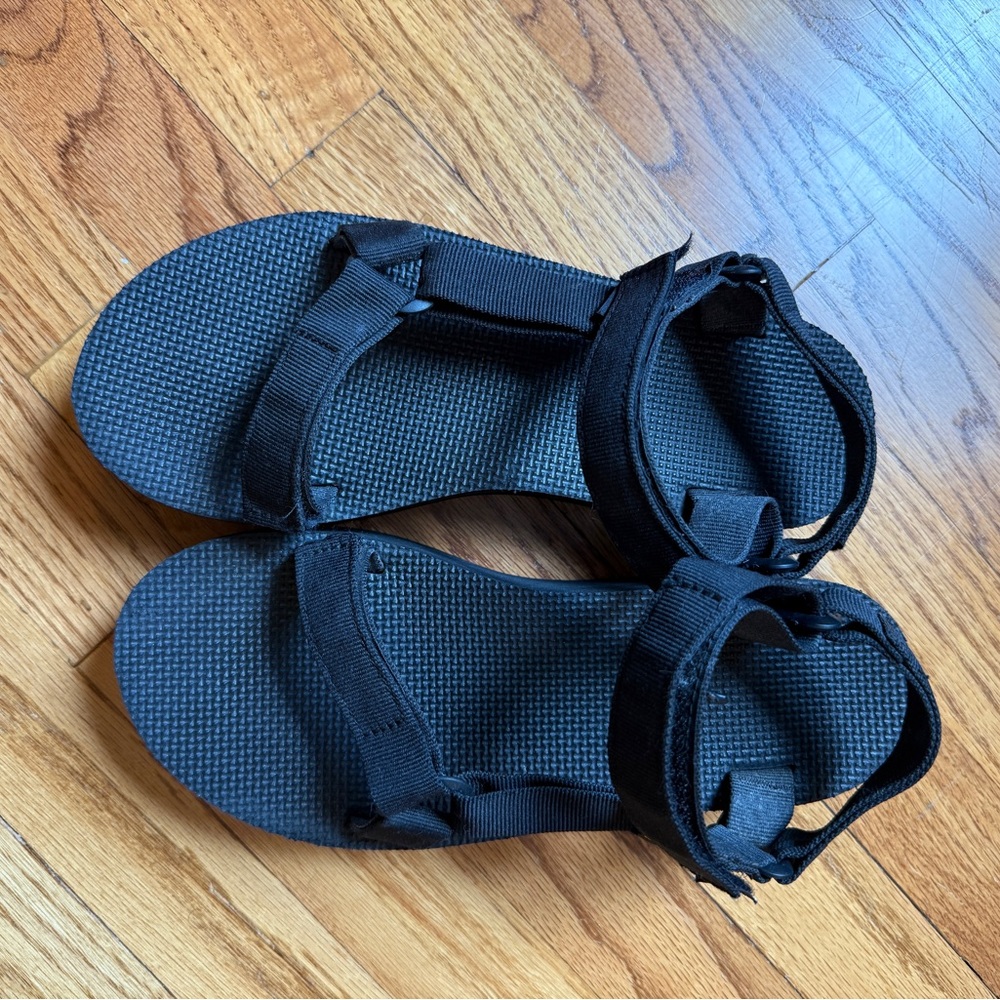 Black Teva Flatform Universal Sandals